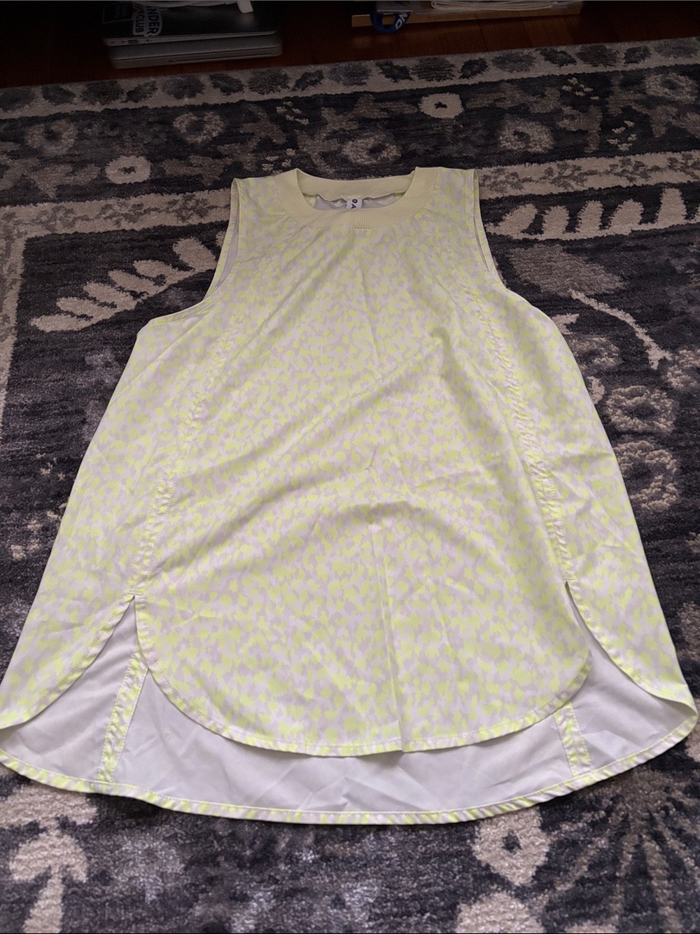 Athleta Light Yellow Patterned Sleeveless Tank Top